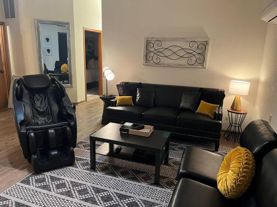 Paradise Oasis Near Lake *Full Body Massage Chair* Longview Exterior photo