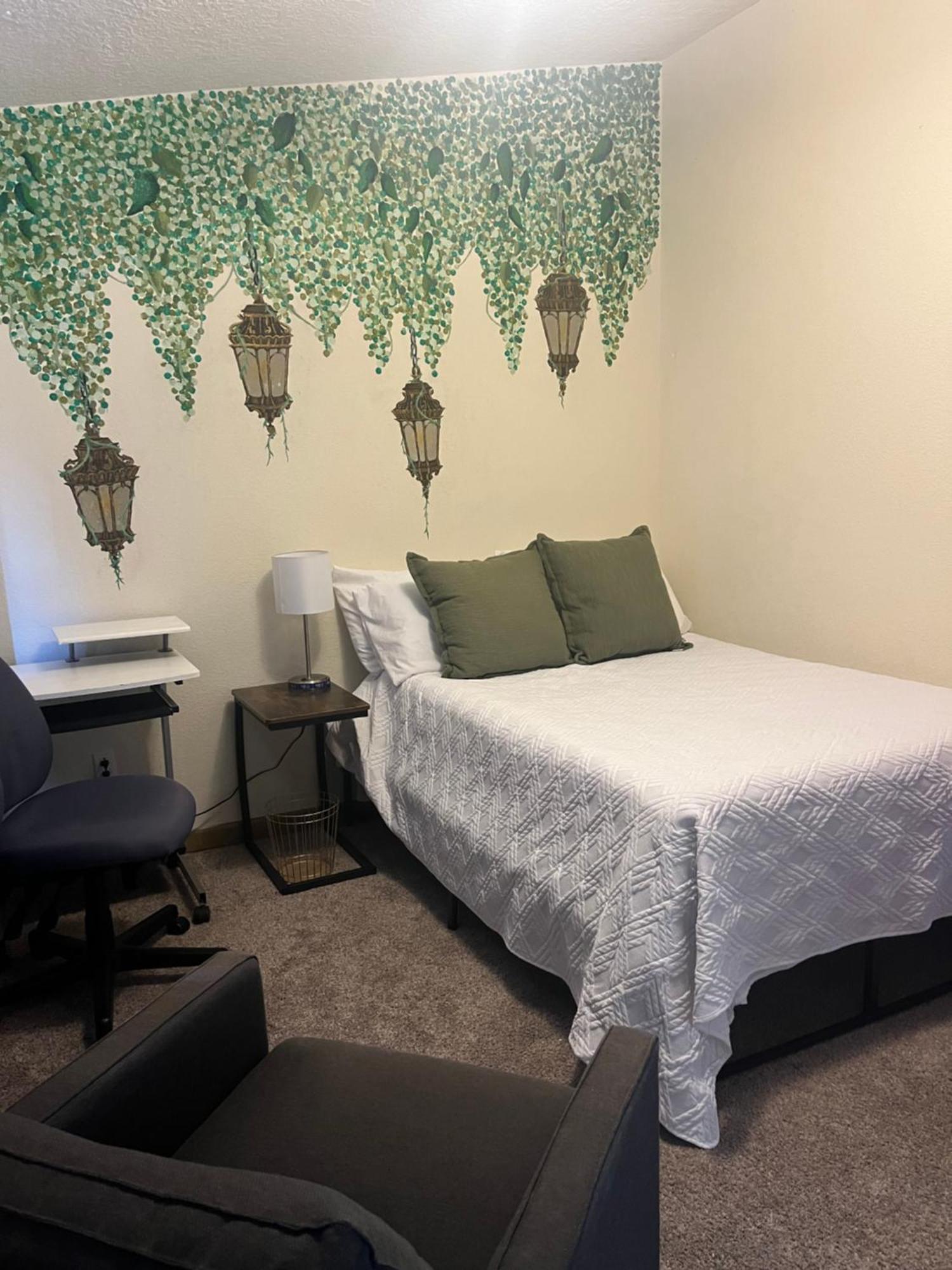 Paradise Oasis Near Lake *Full Body Massage Chair* Longview Exterior photo
